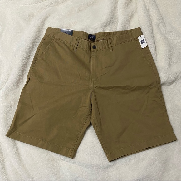 Gap Men’s Khaki Shorts - Picture 2 of 5